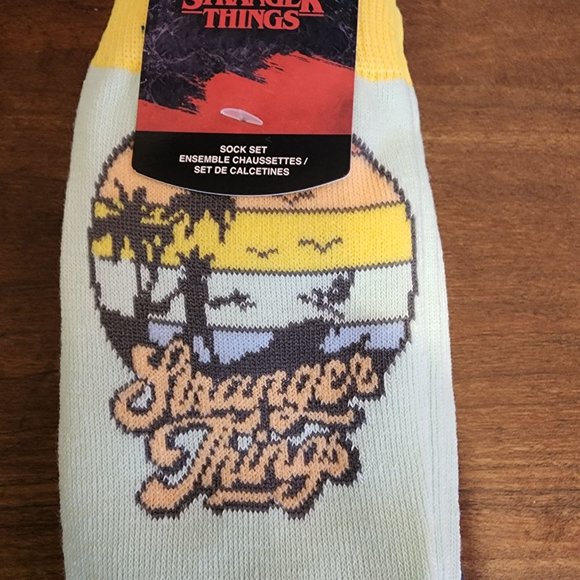 Stranger Things Socks 3 Pack Funko Beach Hawaiian Vibe - Picture 3 of 6